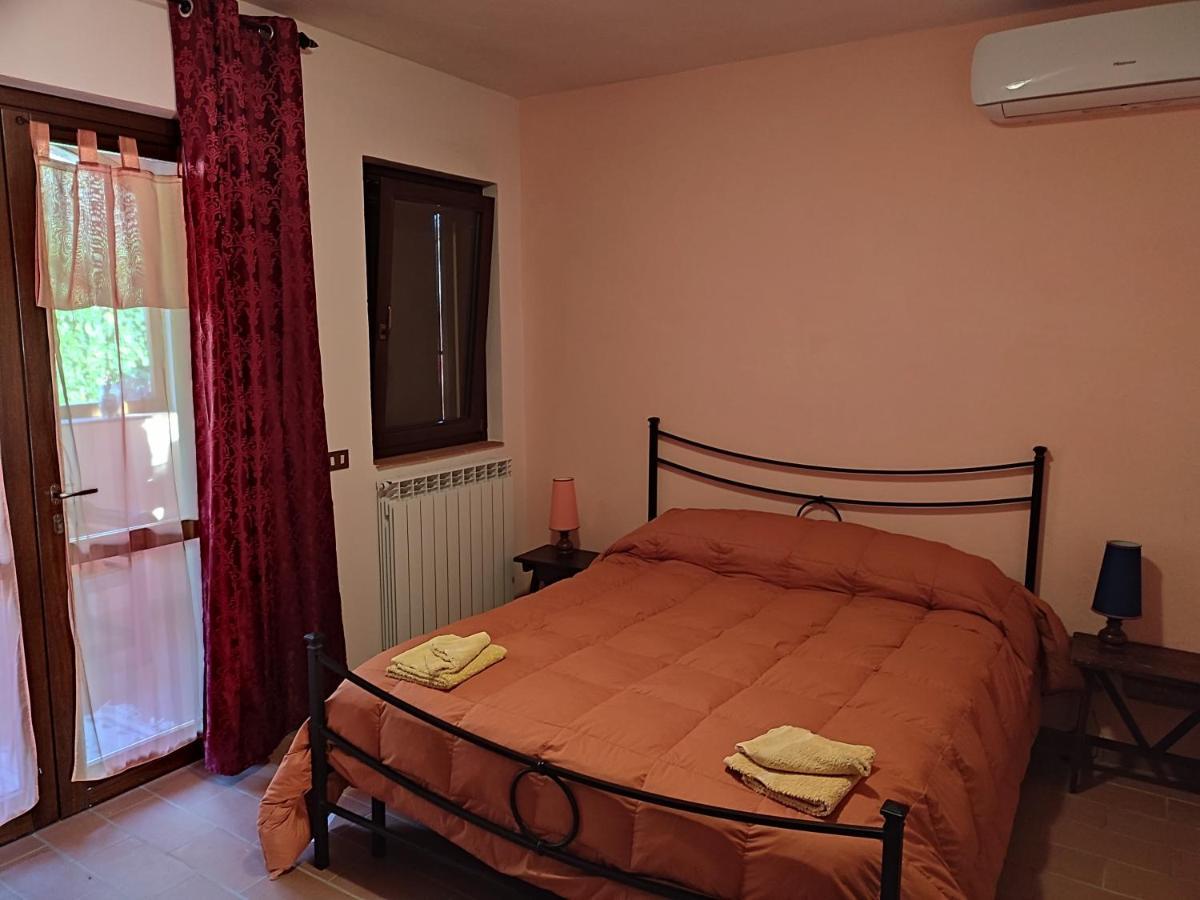 B&B Casale Roshlee Gualdo Cattaneo Exteriér fotografie