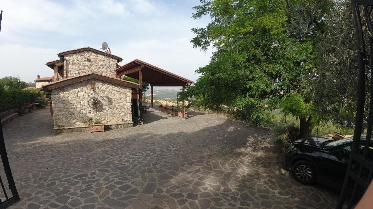 B&B Casale Roshlee Gualdo Cattaneo Exteriér fotografie